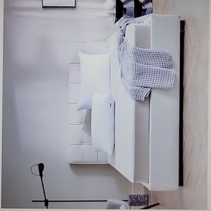 Bedsure 2 pack pillows Queen Medium  down alternative hotel quality 28x20" New